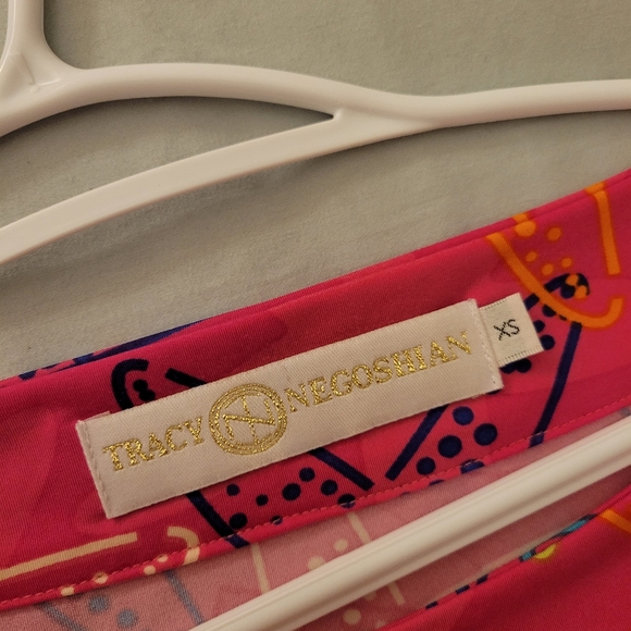 Pink vibrant dress with short sleeves size XS but roomy - Picture 5 of 6